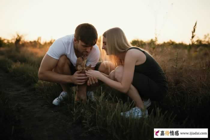 异性之间暧昧的男女关系，微信上往往有这些痕迹_嘉待情感